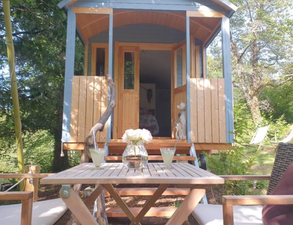 Logement insolite - Roulotte La Bohême - Terrasse